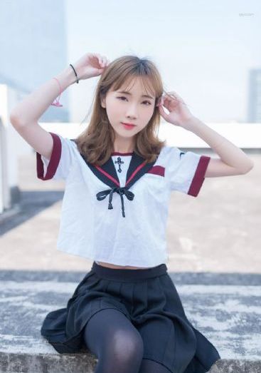 扒开女人下面两片毛茸茸