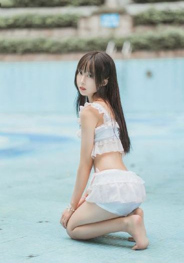 横内晶