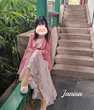 《漂亮的女邻居》在线观看