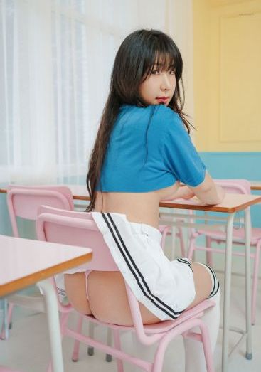 于子涵与摄影师的拍摄地点视频