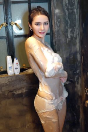 大胸女被c